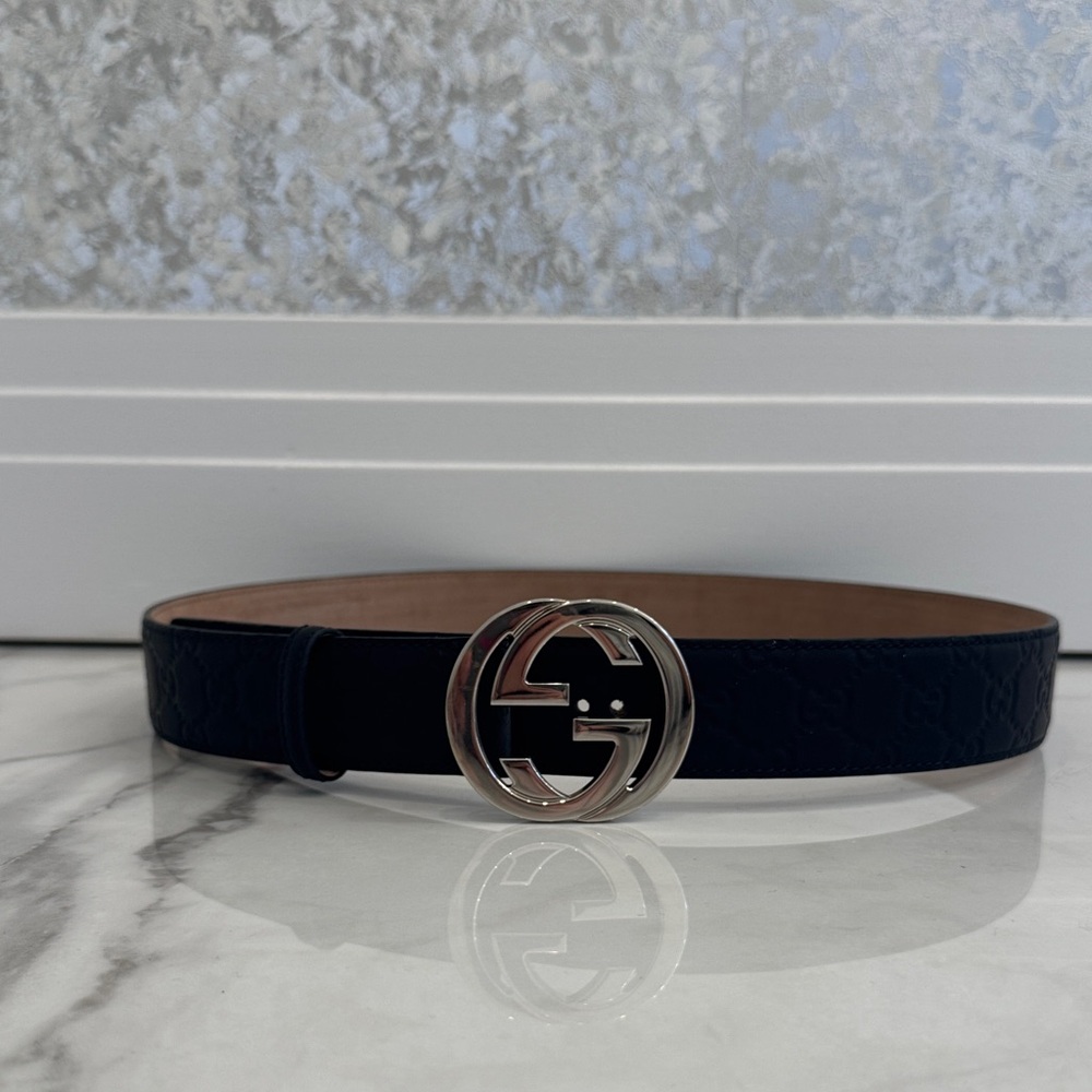 Gucci Navy Leather Belt with Silver Emblem